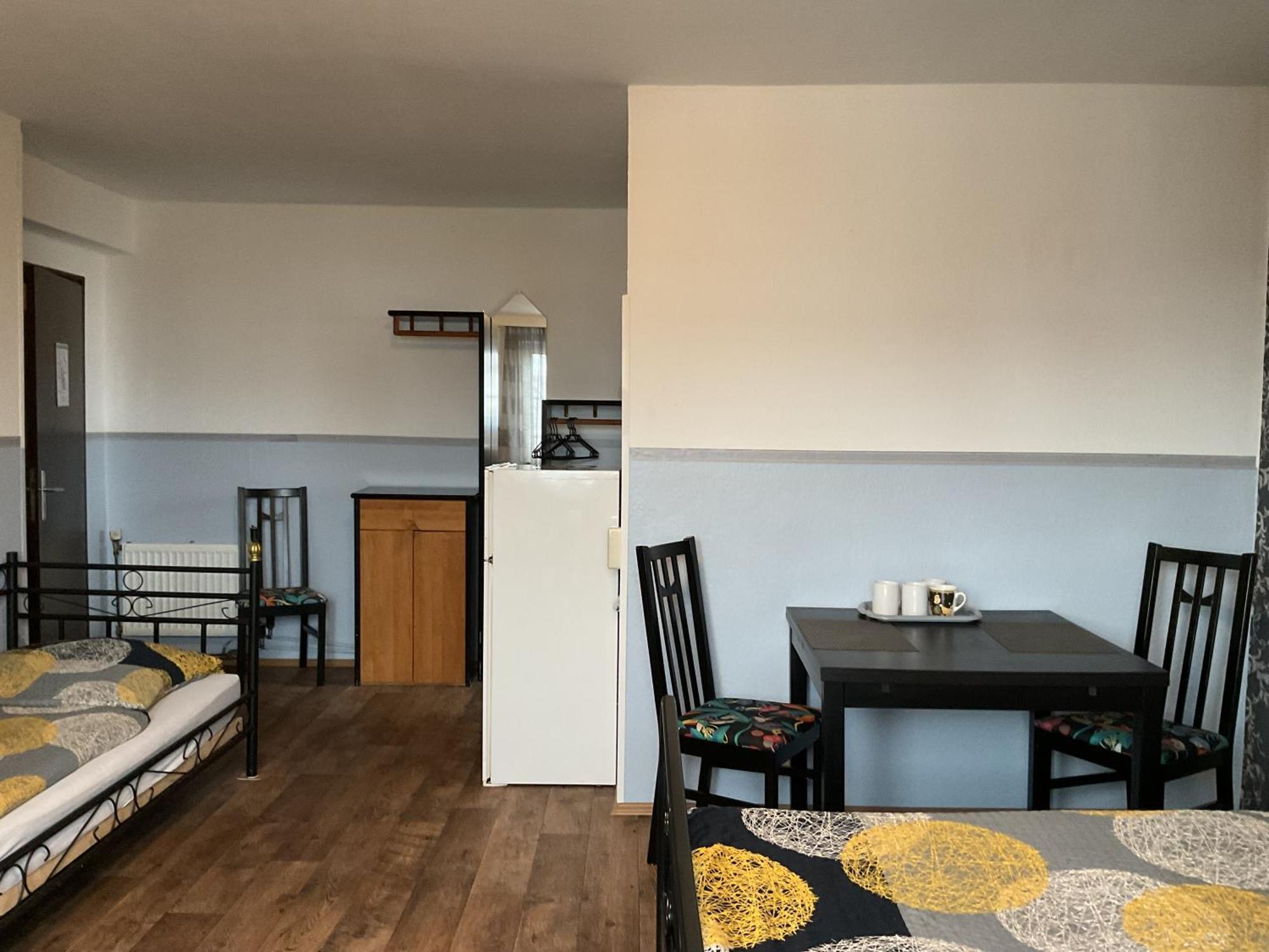 Pension&Hostel Anna - Monteurzimmer Monachium Zewnętrze zdjęcie