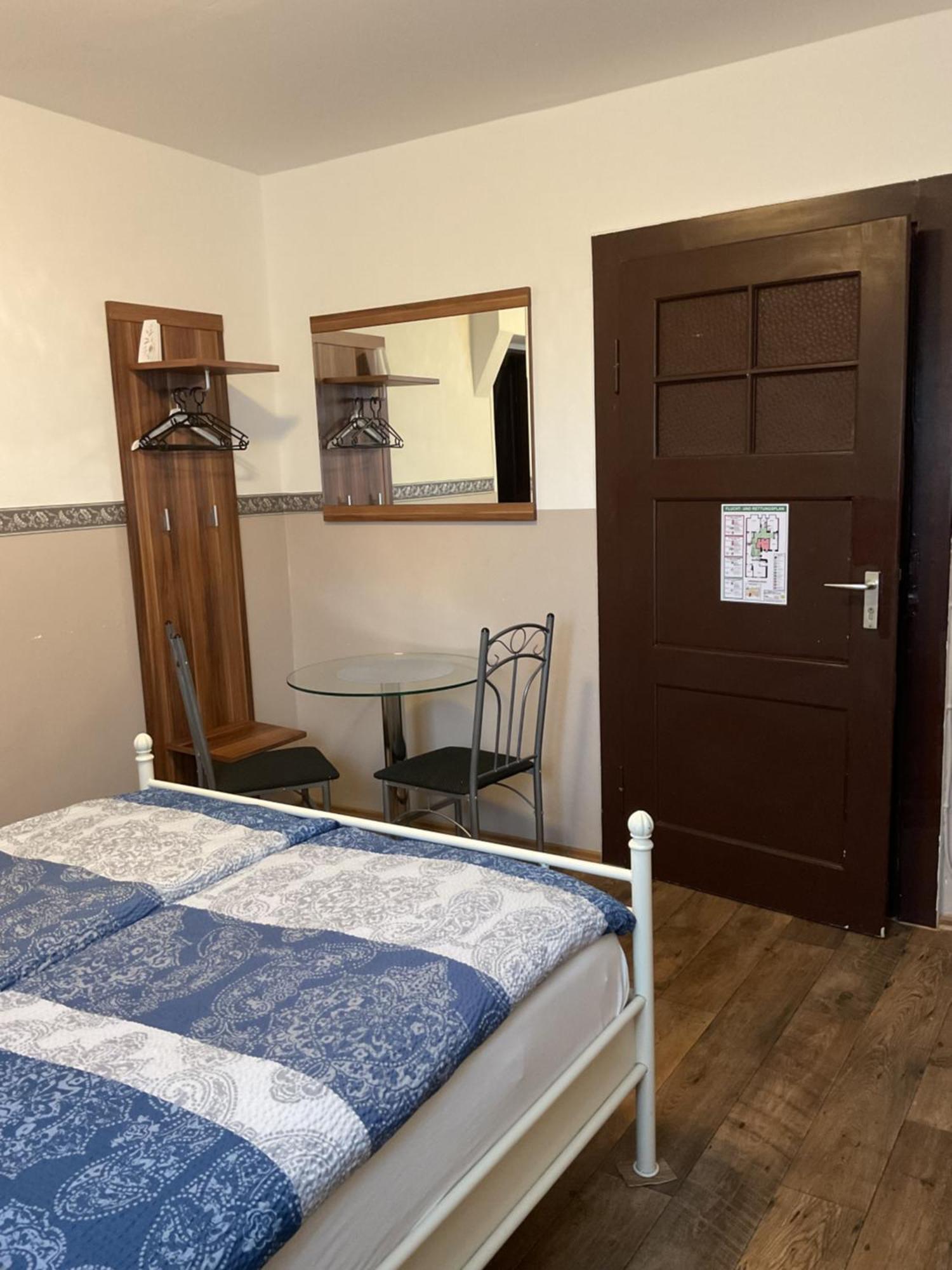 Pension&Hostel Anna - Monteurzimmer Monachium Zewnętrze zdjęcie